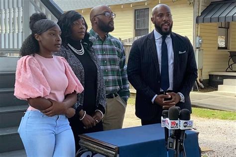 District responds to student’s Pledge of Allegiance lawsuit